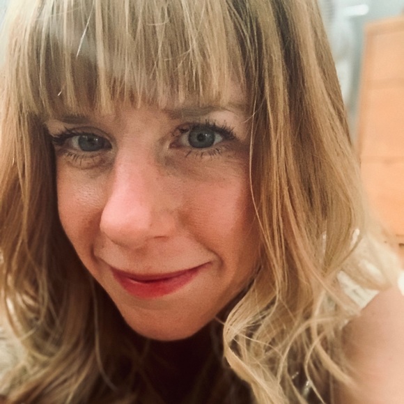 Meet your Posher, Shana - Picture 3 of 3